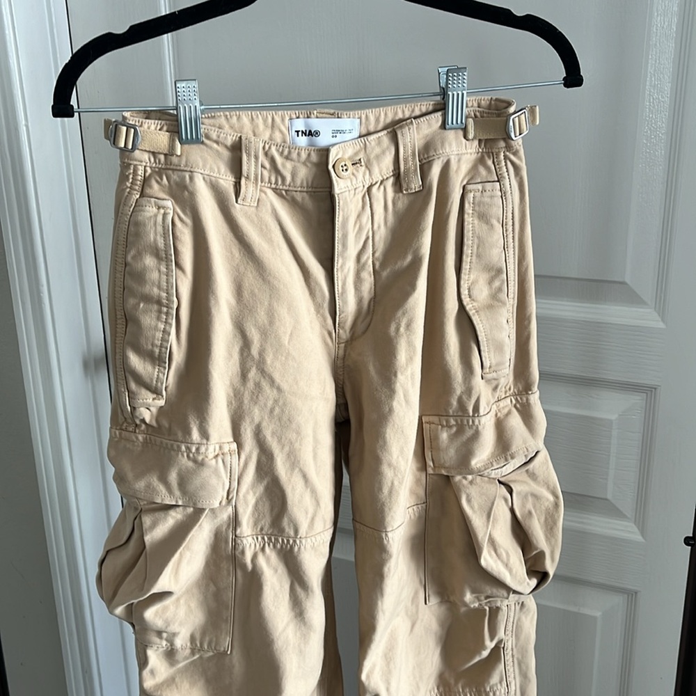 Aritzia Tna Supply Cargo Pant in Beige Size 00 Short - Picture 4 of 11